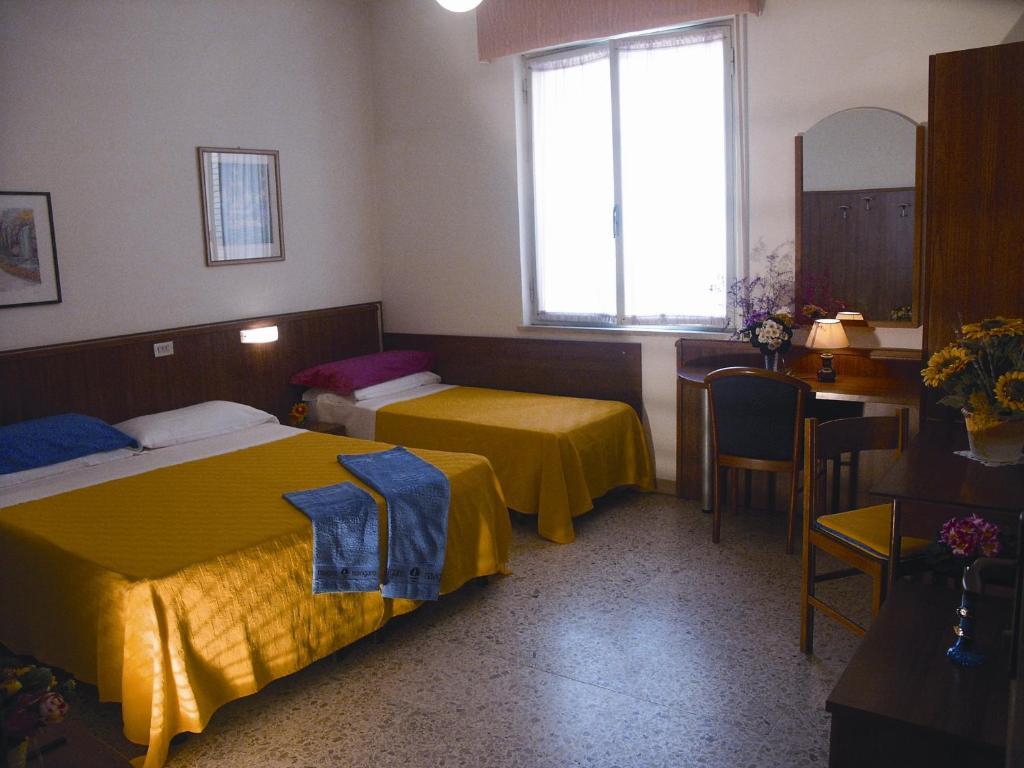 Hotel Bologna 圣贝内代托-德尔特龙托 客房 照片