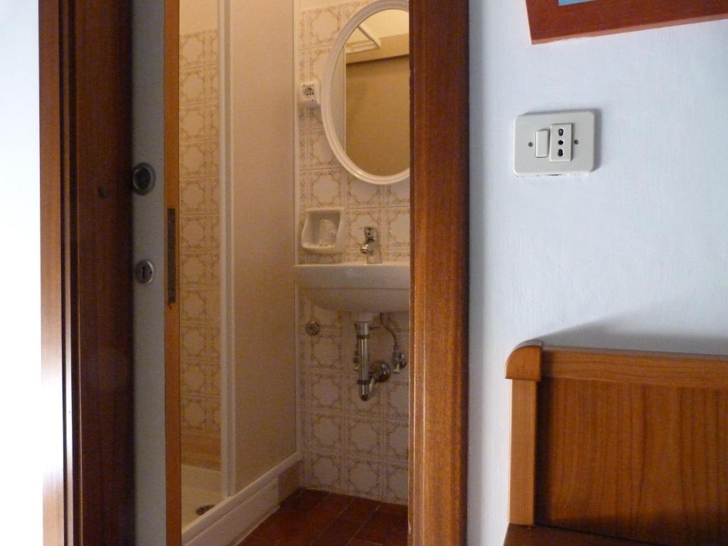 Hotel Bologna 圣贝内代托-德尔特龙托 客房 照片