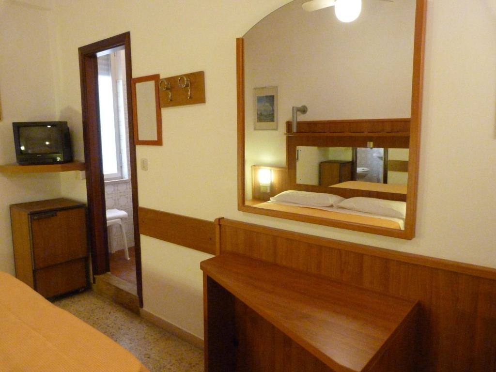 Hotel Bologna 圣贝内代托-德尔特龙托 客房 照片