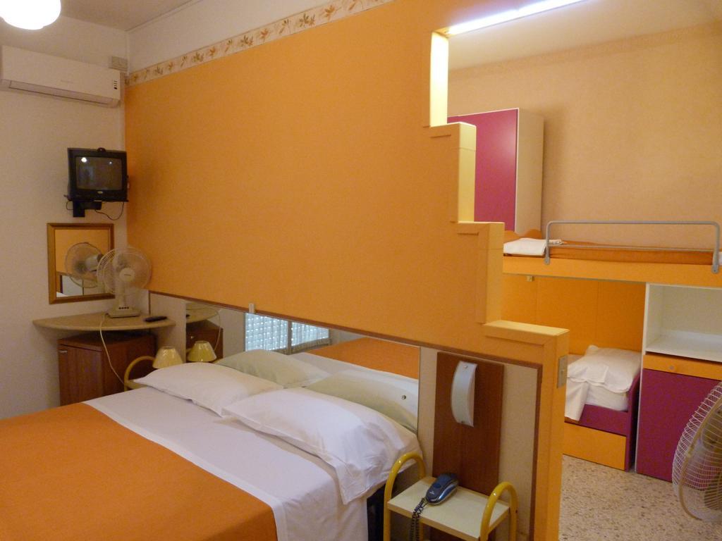 Hotel Bologna 圣贝内代托-德尔特龙托 外观 照片